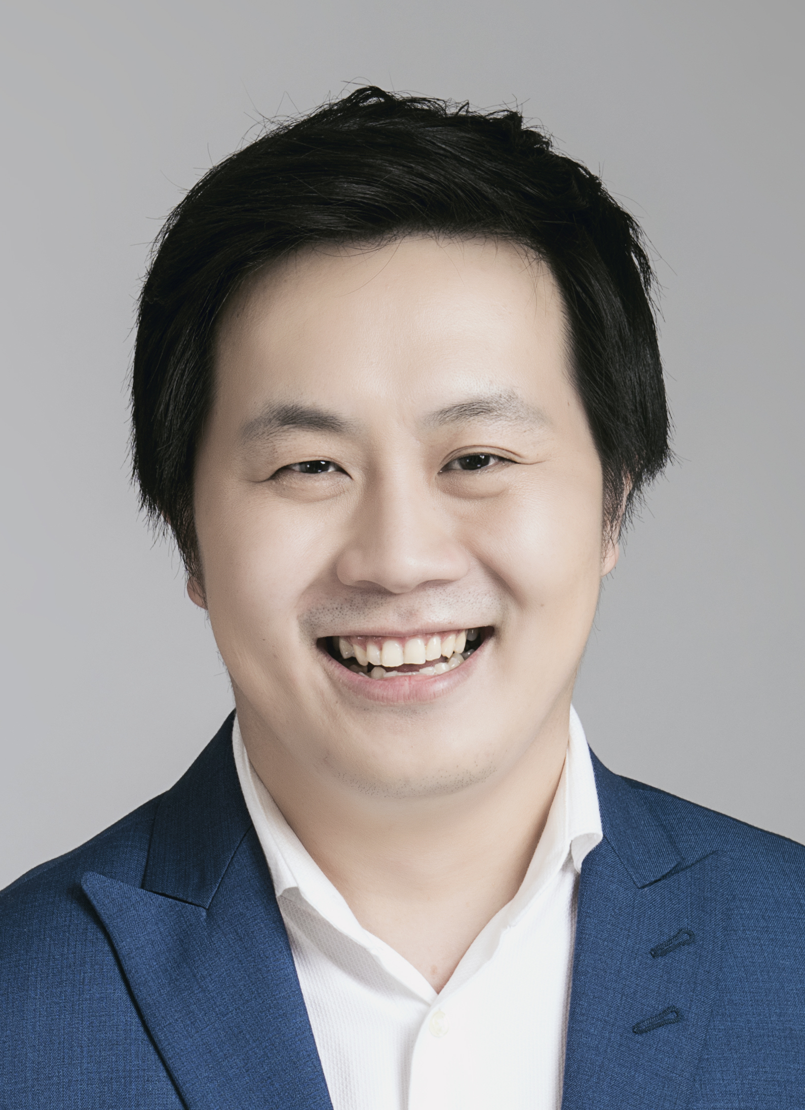2477อรรคพล ตั้งสัตยาธิษฐาน LASIK.jpg